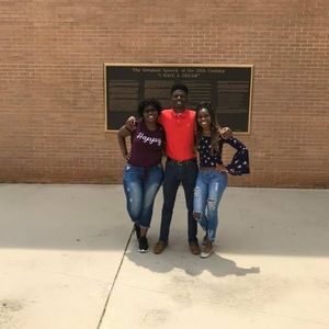 Meet your Posher, Briana